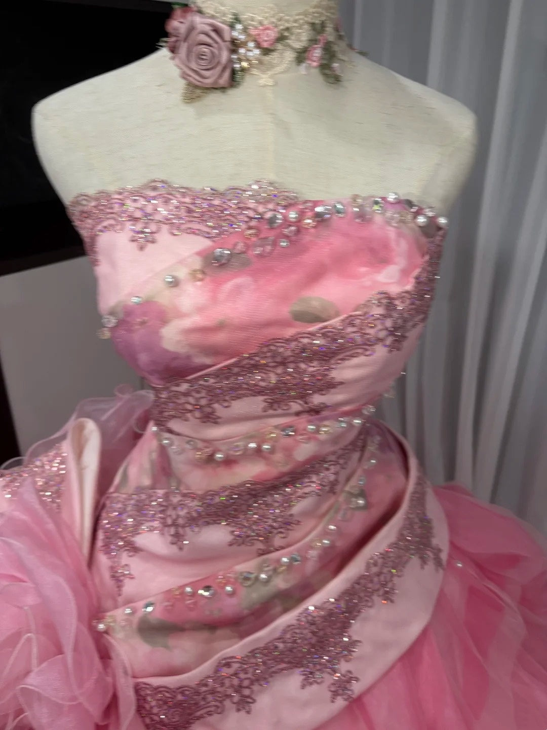 Robe de bal longue en tulle rose à fleurs et perles, robe de Quinceanera pour 16e anniversaire, gh4736