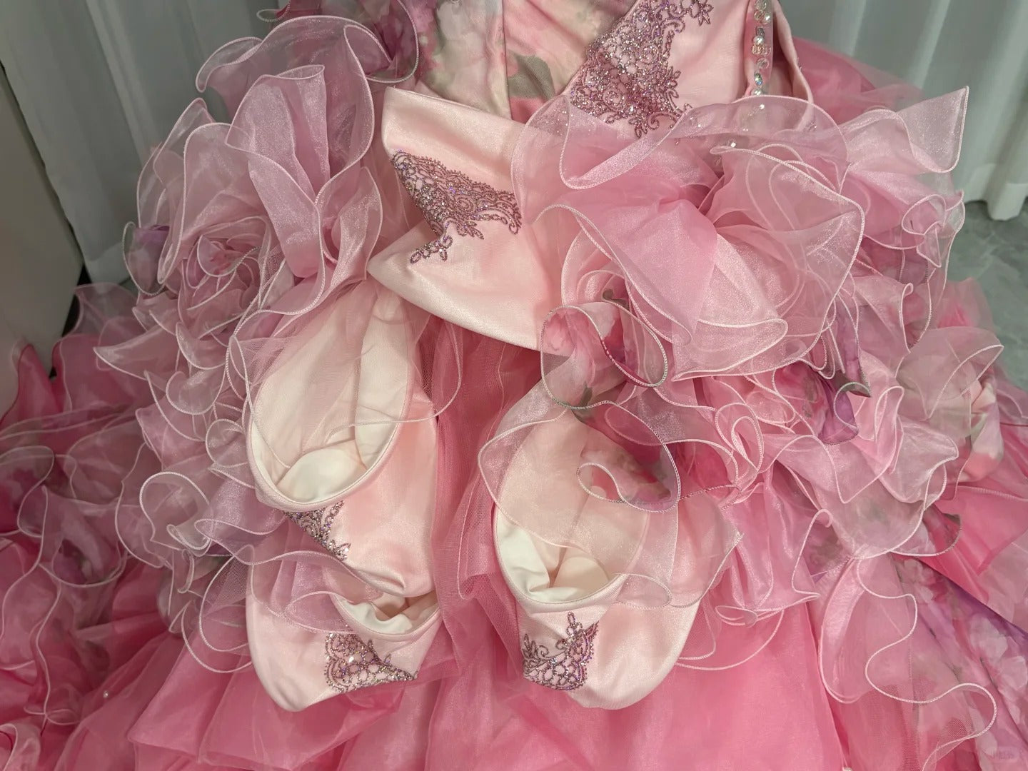 Robe de bal longue en tulle rose à fleurs et perles, robe de Quinceanera pour 16e anniversaire, gh4736
