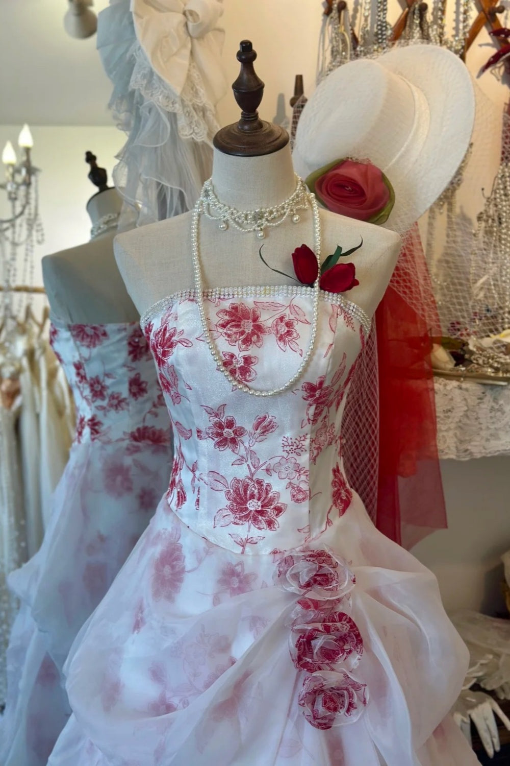 Robe de bal bandeau rouge et blanche à fleurs : décoration florale 3D, jupe à volants, robe rétro pour tea party gh6575