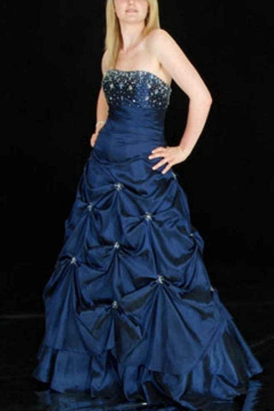 girlhomeshops - Elegantes, marineblaues, trägerloses Ballkleid mit perlenbesetztem Oberteil und gerüschter Verzierung gh5814