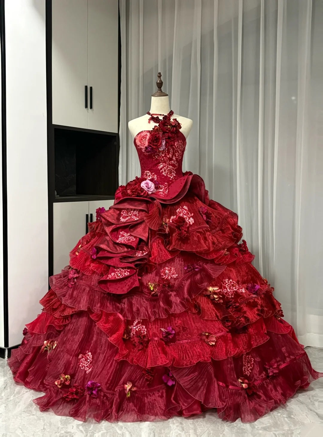 Robe de bal longue en tulle à fleurs rouges et perles, robe de Quinceanera, robe d'anniversaire 16 ans, gh4738