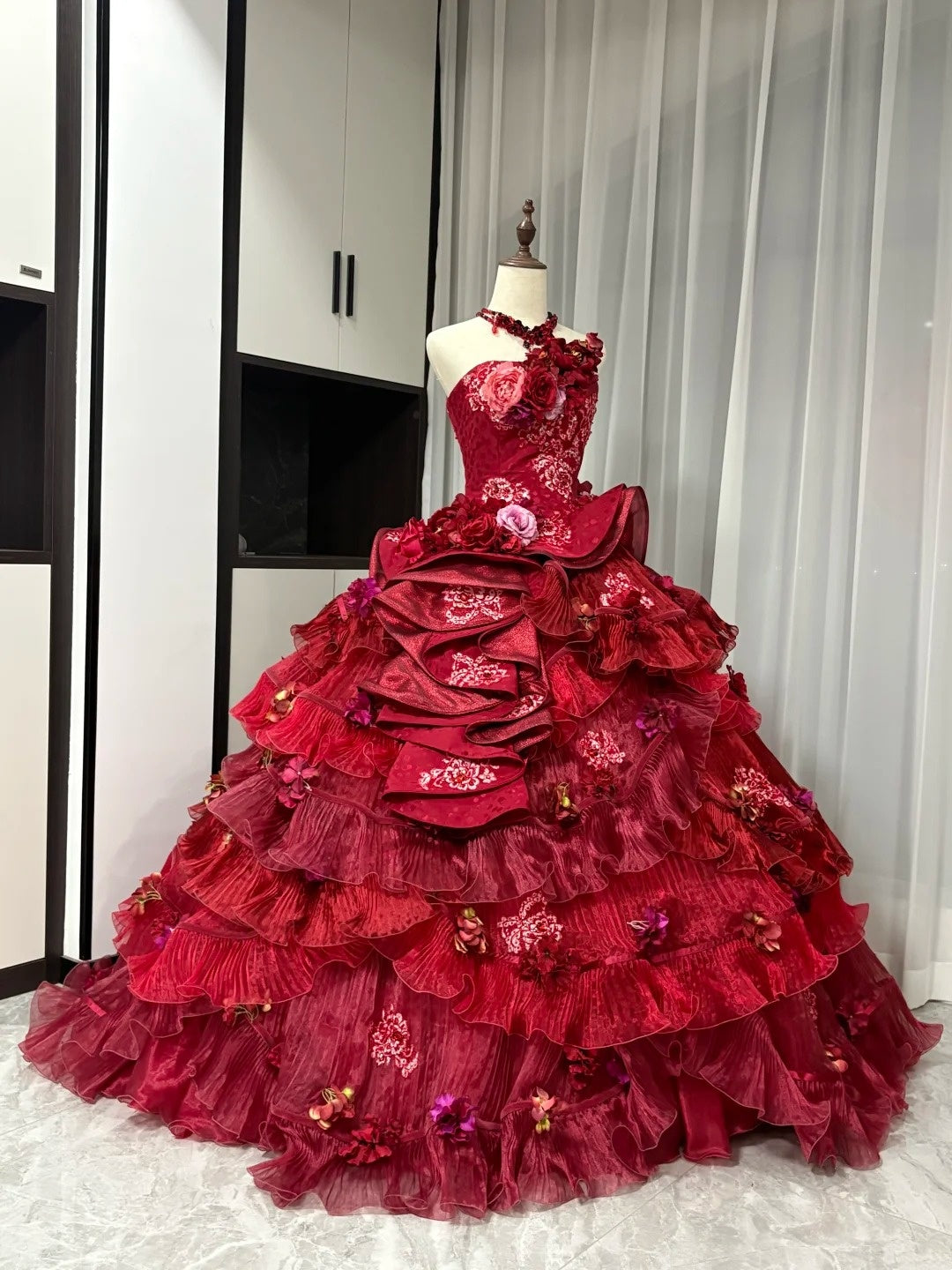 Robe de bal longue en tulle à fleurs rouges et perles, robe de Quinceanera, robe d'anniversaire 16 ans, gh4738