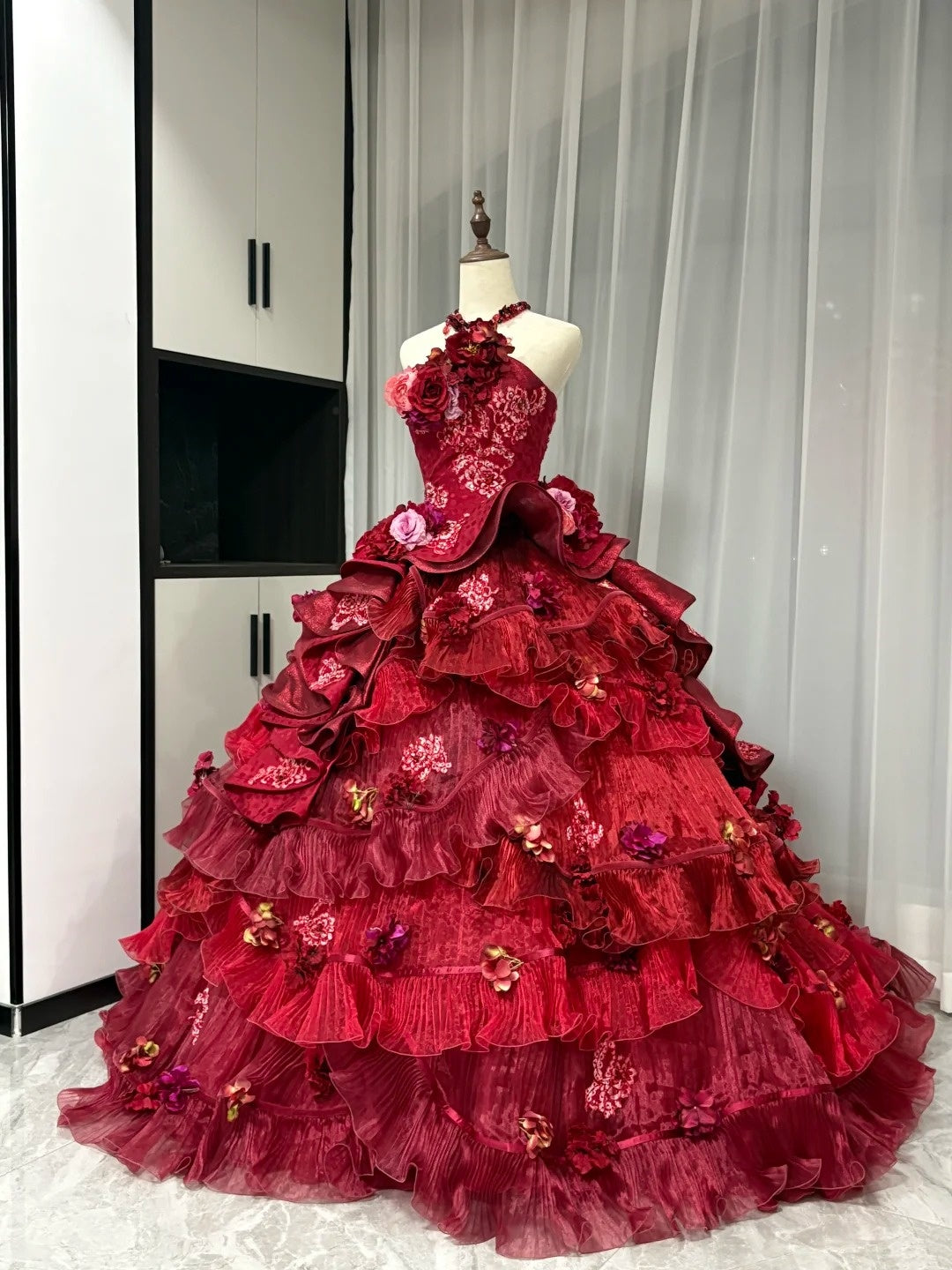 Robe de bal longue en tulle à fleurs rouges et perles, robe de Quinceanera, robe d'anniversaire 16 ans, gh4738