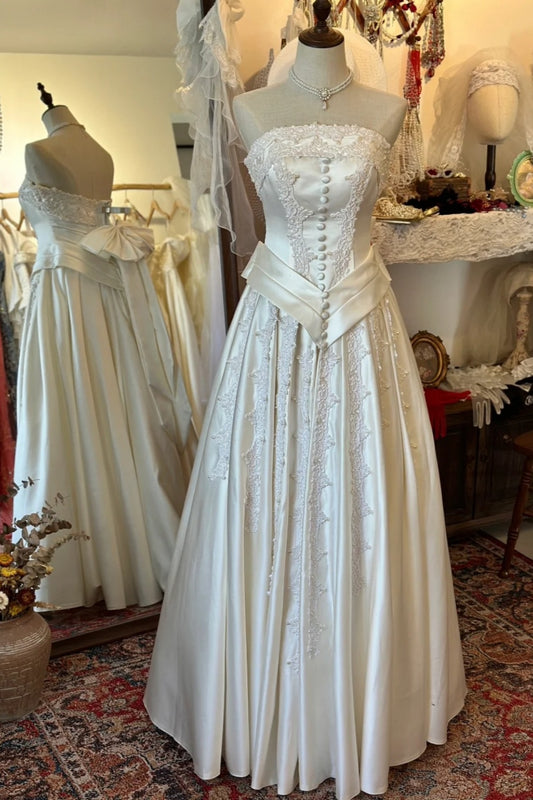 Trägerloses Abendkleid im Retro-Stil aus cremefarbenem Satin und Spitze – ideal für Hochzeiten und Dinnerpartys im Retro-Stil (gh6563)