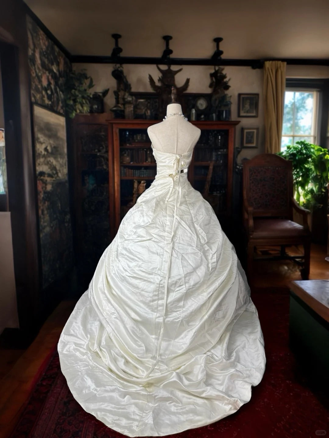 Girlhomeshops - Robe de mariée longue en satin blanc et perles, exquise, gh5352