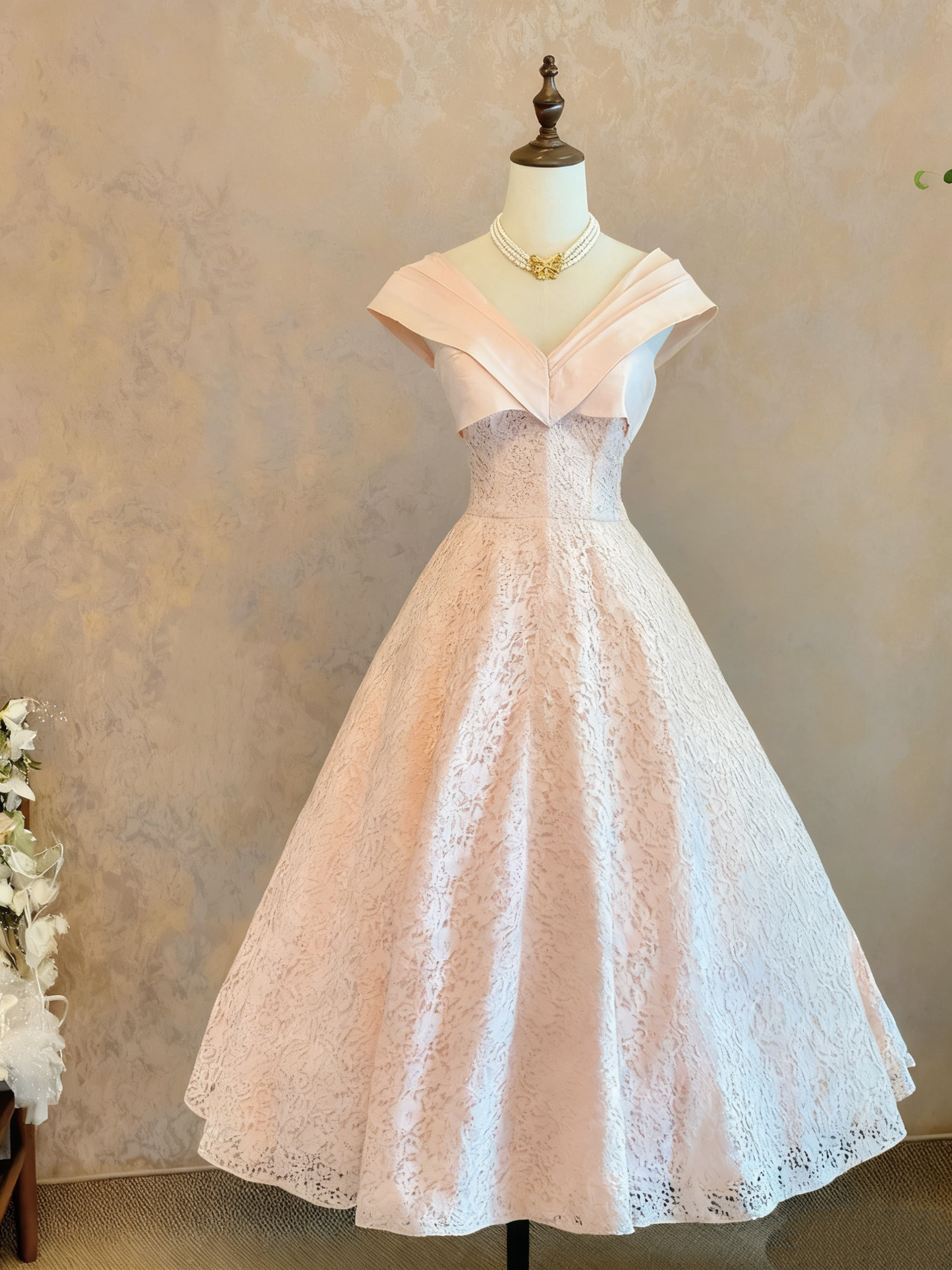 girlhomeshops-Light Pink Lace Off-Shoulder Midi-Length Retro Court-Style Gown gh6365
