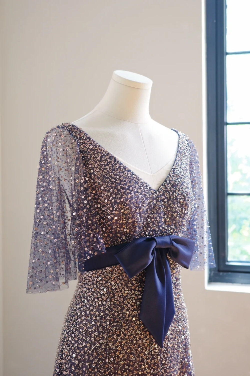 girlhomeshops-Vintage Blue-Gold Gradient V-Neck Sequin Bow Long Evening Gown gh6030