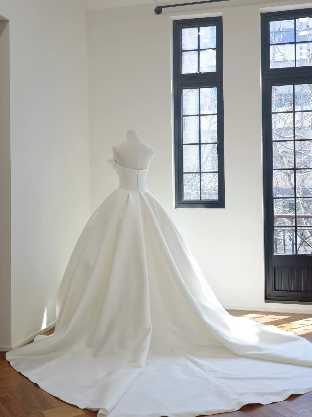 Girlhomeshops - (sans voile) Robe de soirée élégante en satin blanc, longue traîne, robe de mariée gh5062