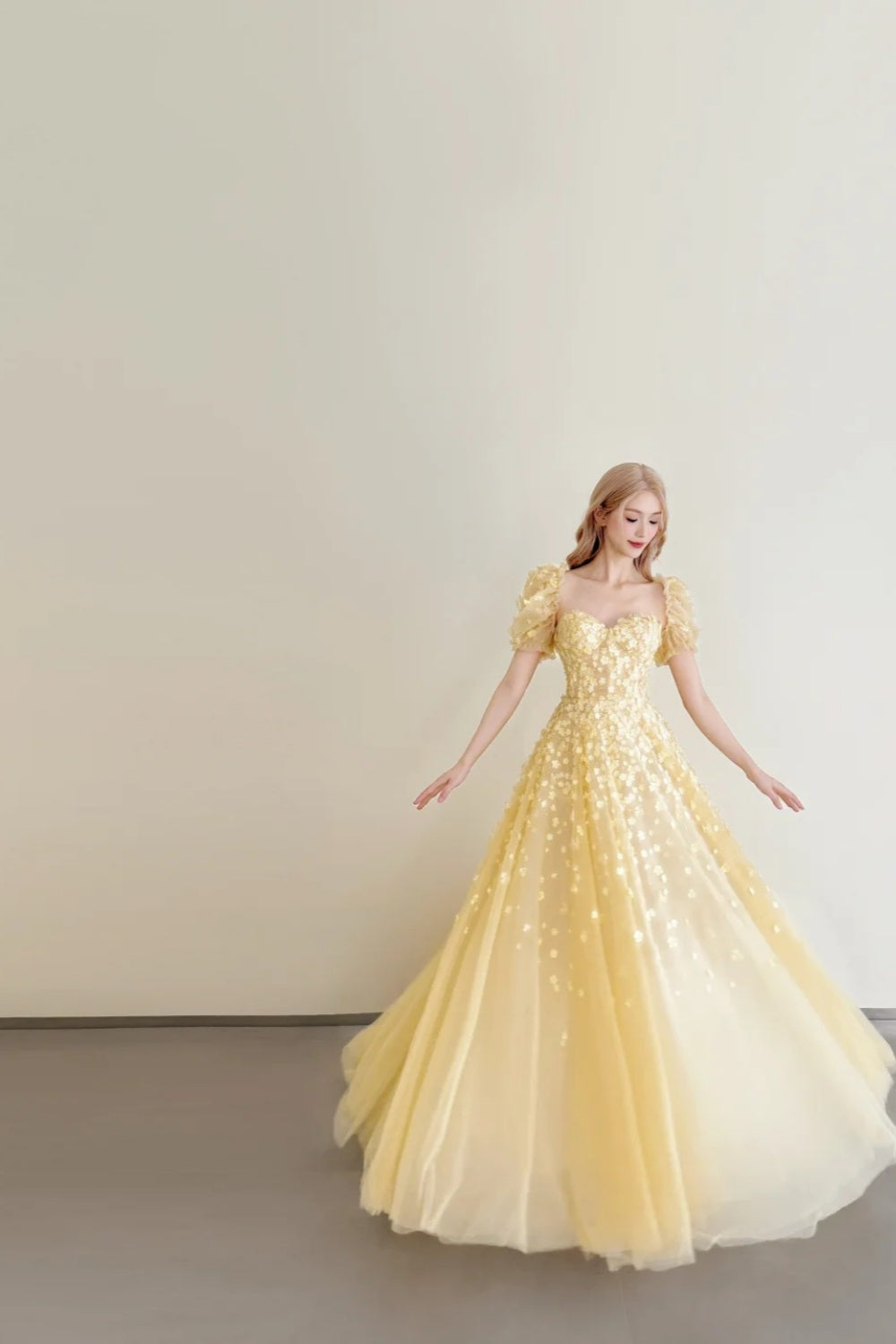 girlhomeshops-Vintage Goose Yellow Puff Sleeve Sequin Swing Court Style Evening Gown gh6028