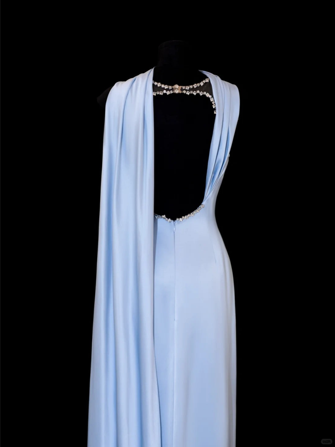 Girlhomeshops-Blau exquisite Perlen Mode lange Satin Ballkleid Abendkleid Partykleid gh5379