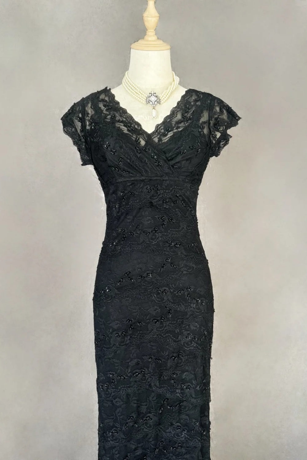 girlhomeshops-Black Vintage Beaded Long Lace Dress gh6243