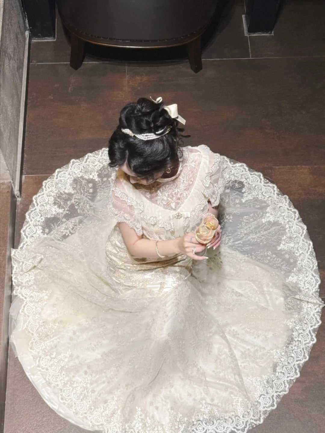 Girlhomeshops - Robe d'anniversaire en dentelle brodée, col montant, élégance rétro et douceur féminine gh5898