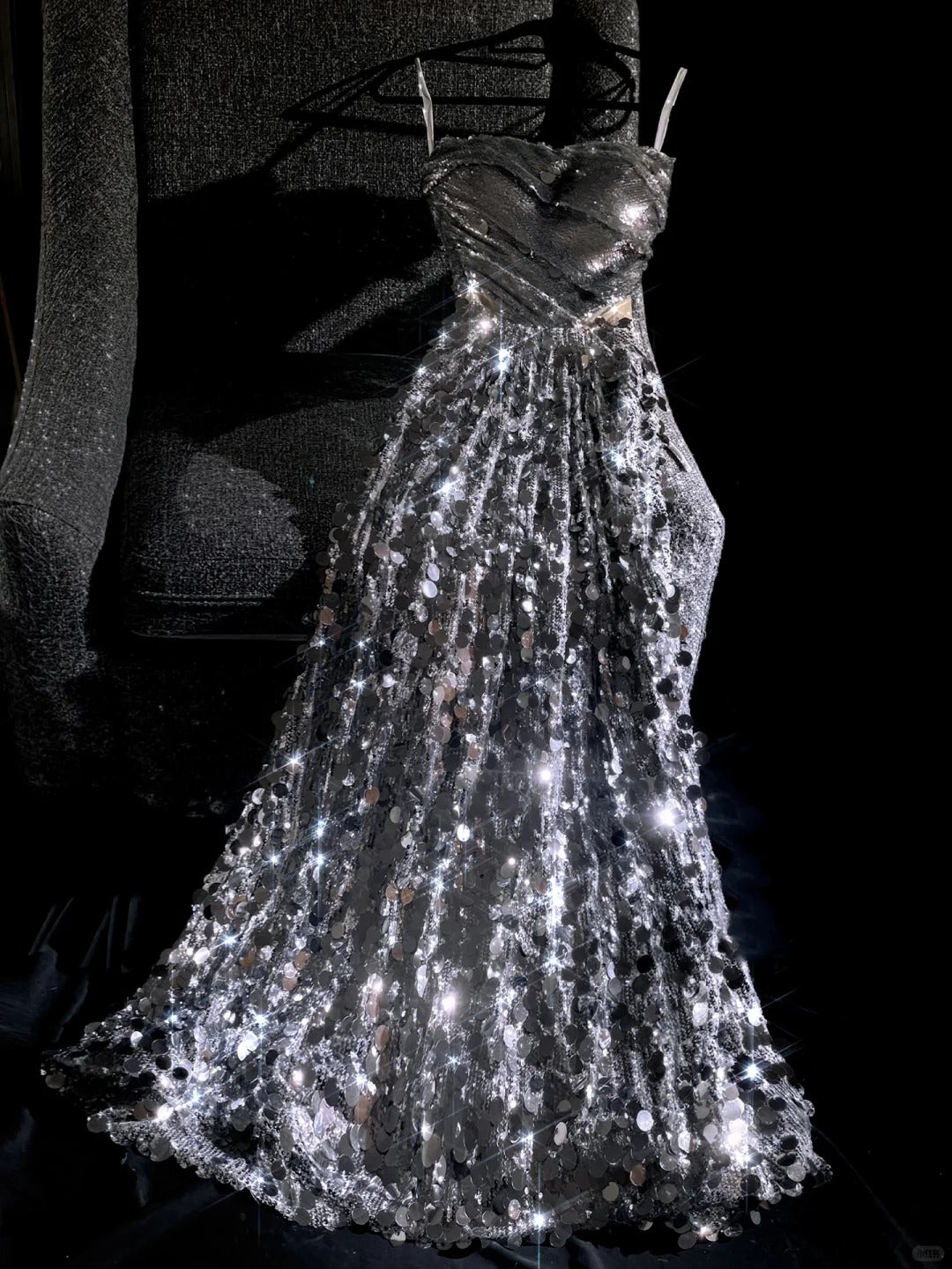 girlhomeshops - Robe de bal longue scintillante à paillettes argentées gh5696