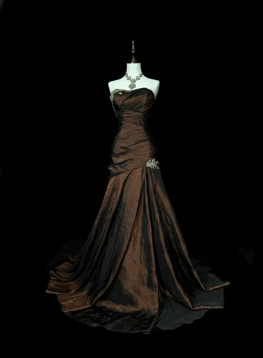 Robe de soirée longue haut de gamme en satin dégradé marron et noir, à une épaule : broderie riche, coupe sirène, référence gh6587