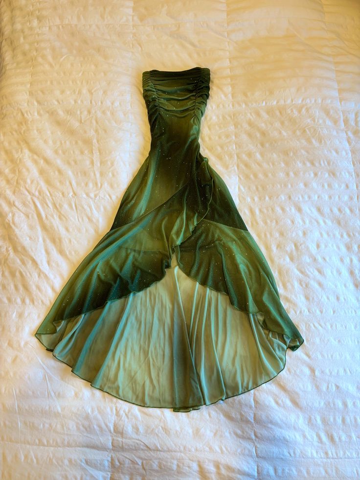 Gradient Green Chiffon Bandeau Sleeveless Asymmetrical Floor-length Gown: Chiffon Fabric, Star Glitter, Ruched Trim, Forest-style Mermaid Silhouette, Evening Formal Dress gh6624