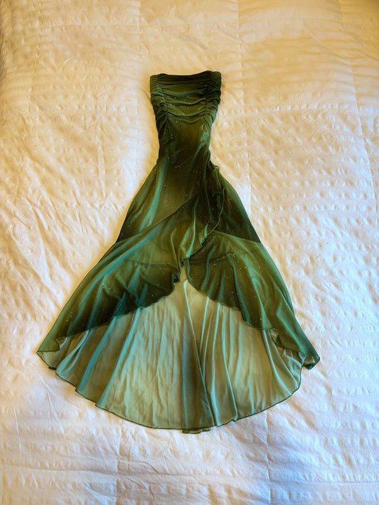 Robe longue asymétrique sans manches en mousseline verte dégradée : tissu mousseline, paillettes étoiles, finitions froncées, coupe sirène style forêt, robe de soirée formelle gh6624