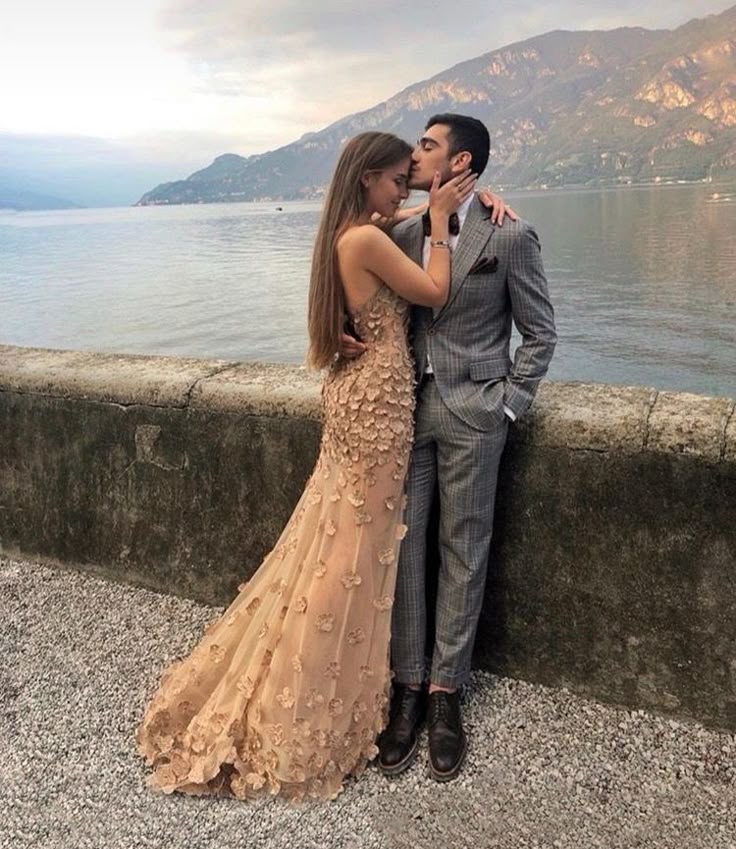 Champagne Gorgeous Elegant Exquisite Floral Appliques Long Mermaid Slim Ball Gown Sleeveless Tulle Prom Dress See-through Evening Dress Wedding Engagement Party Dress gh3667