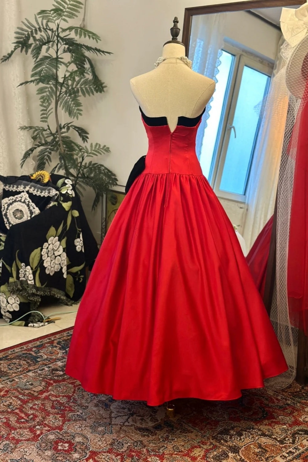Robe de bal bandeau rouge et noire à blocs de couleurs : nœud 3D, robe évasée cintrée à la taille, robe maxi rétro pour banquet, modèle gh6581