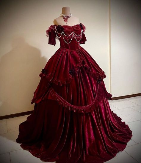 Burgundy Vintage Fashion Beaded Exquisite Lace Long Elegant Velvet Floor Length Princess Court Style Tiered Ball Gown Evening Dress gh3479