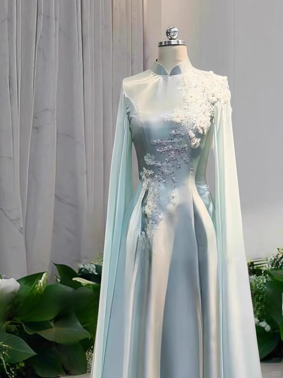 Girlhomeshops-Light green floral bead long satin ball gown Prom dress ceremonial dress long sleeved gh5309