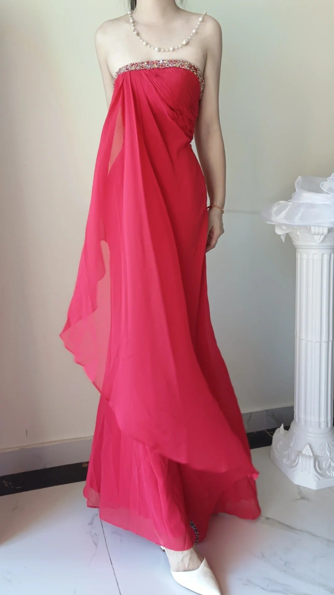 Robe de soirée longue en mousseline de soie rose fluide et élégante, avec perles, gh4709
