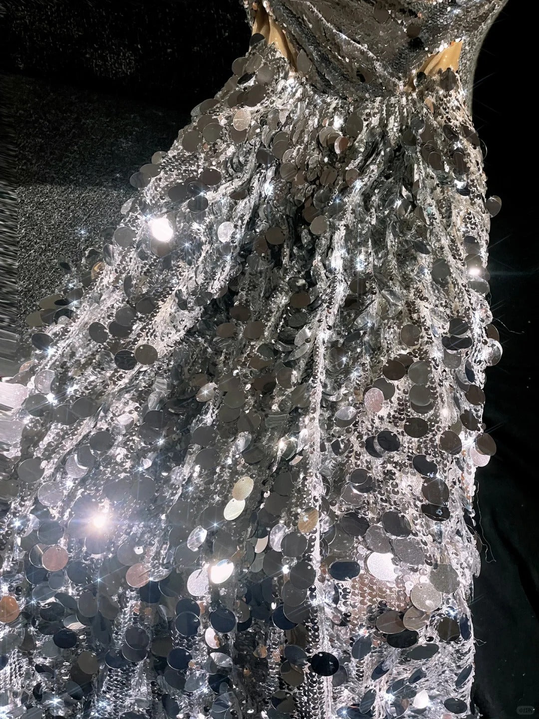 girlhomeshops - Robe de bal longue scintillante à paillettes argentées gh5696