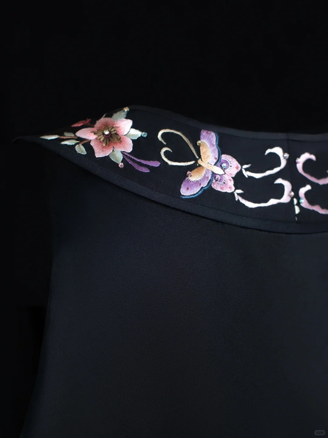 Girlhomeshops - Robe de soirée courte en satin noir, élégante et florale, pour fille féerique, tenue d'anniversaire, gh5371