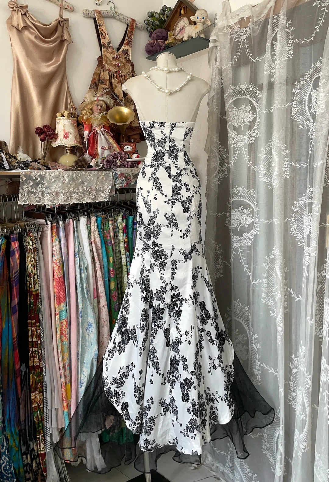 Girlhomeshops-Black floral elegant long satin A-line Prom dress evening dress party dress gh5171