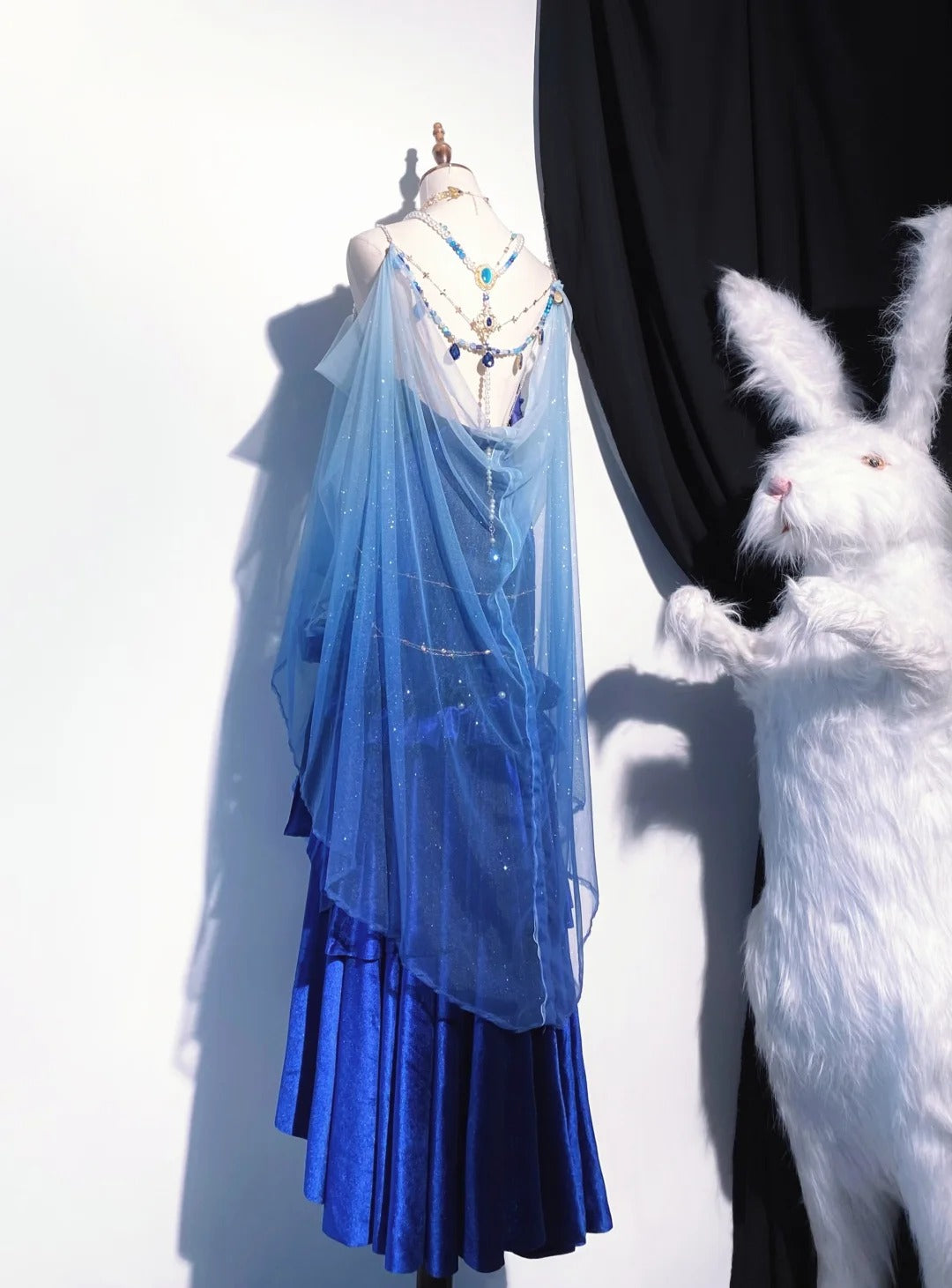 Blue/Burgundy Gorgeous Elegant Delicate Beaded Spaghetti Strap Long Ruffled Velvet Ball Gown Evening Gown Party Dress gh4169