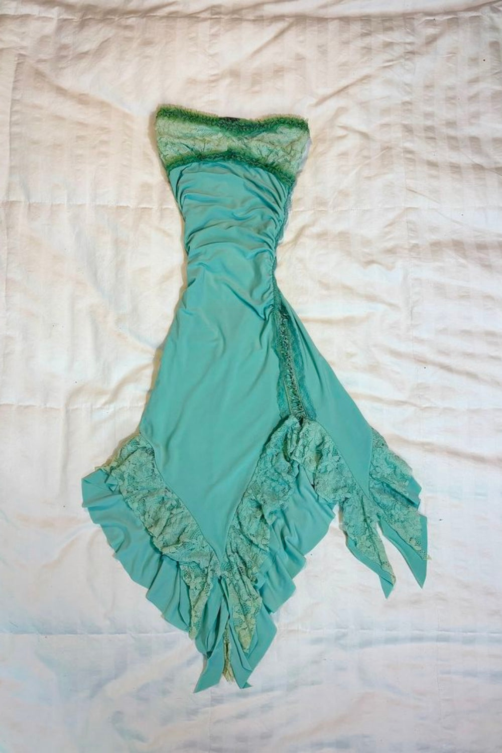 Robe sirène en dentelle vert menthe : col bandeau, taille froncée, robe de soirée rétro gh6617