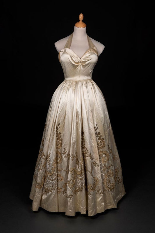 girlhomeshops – Exquisites langes Ballkleid aus Satin mit goldenen Blumen und Perlen, gh5550