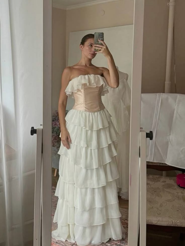 White Vintage Fashion A-line Off-shoulder Long Chiffon tulle Tiered Ruffle Ball Gown Evening Dress Party Dress Prom Dress gh3658