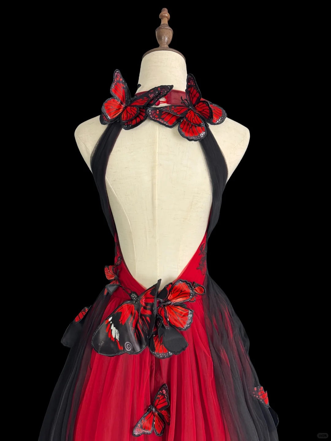 Girlhomeshops - Robe de soirée longue en tulle, style rétro, dégradé rouge et noir, motif papillon, exquise, dos nu, gh5355