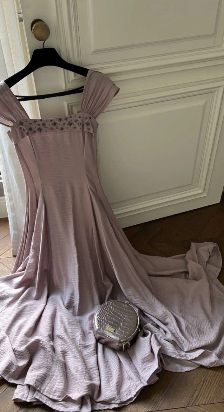 Girlhomeshops - Robe de soirée mi-longue en mousseline de soie violette à perles gh5702