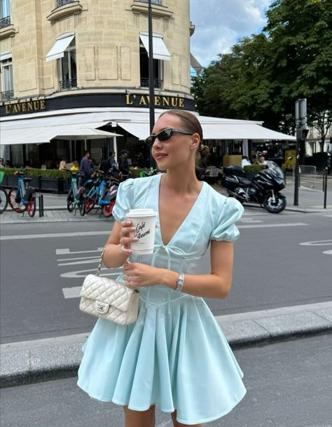 Girlhomeshops-Hellblaues, modisches V-Ausschnitt-A-Linie-Kurzarm-Satin-Heimkehrkleid-Geburtstagskleid gh5289