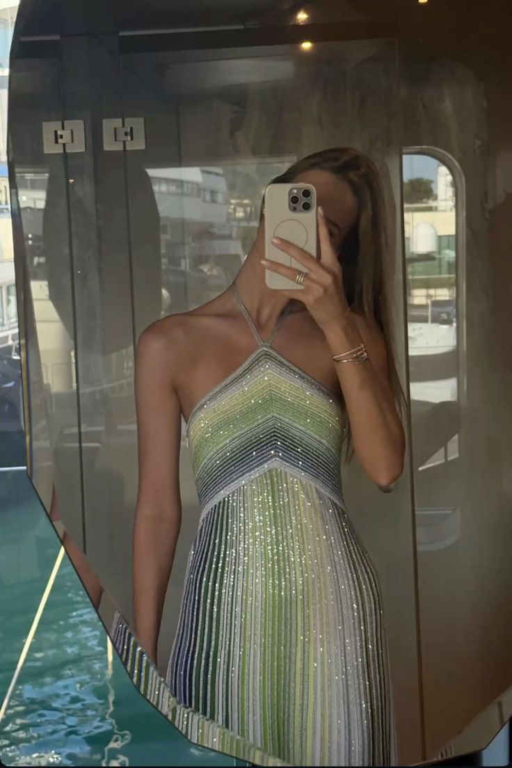 girlhomeshops – Grünes, glitzerndes Neckholder-Kleid im Urlaubsstil, gh5589