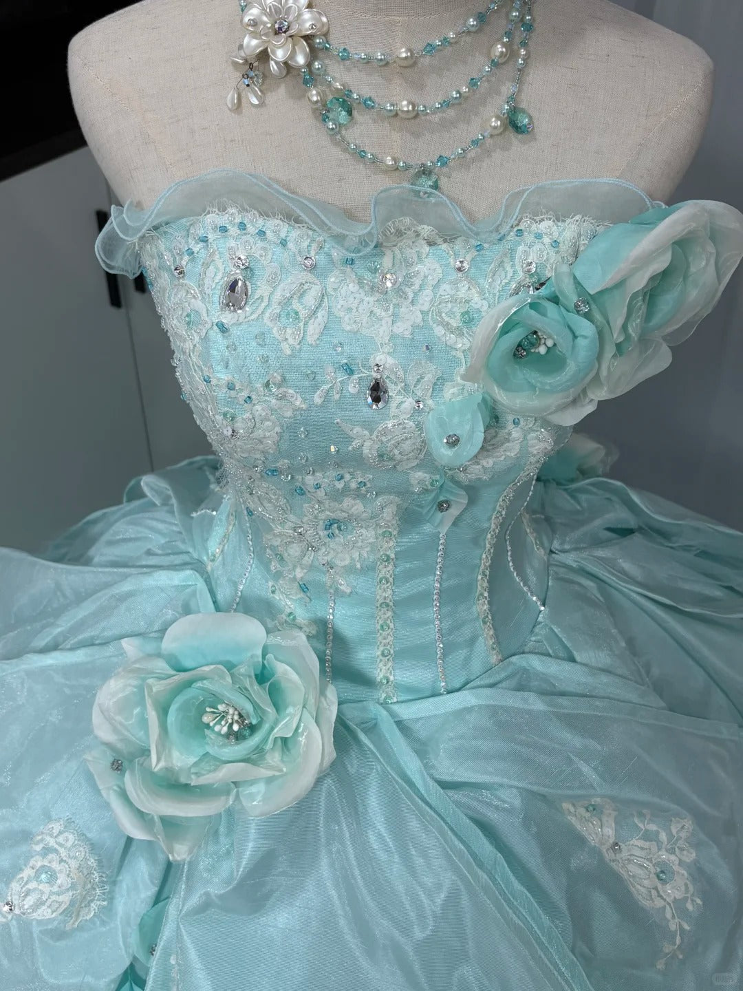 Robe de soirée longue en satin et tulle, vert menthe, magnifique, ornée de perles, gh4827