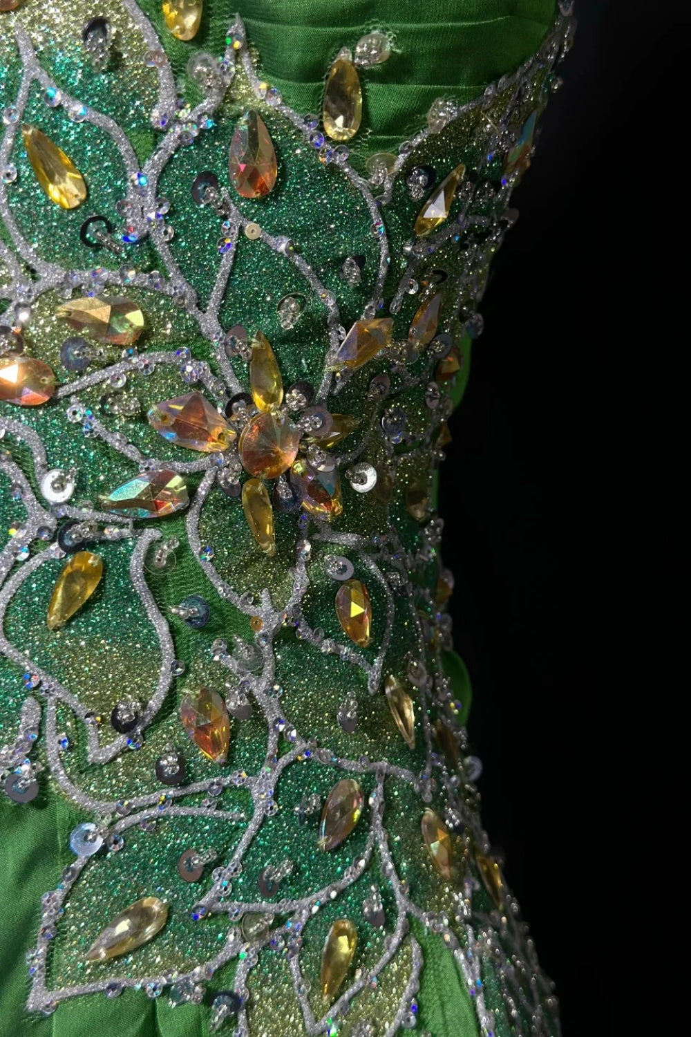 girlhomeshops-Feenhaftes, waldgrünes Abendkleid mit Kristallblumenmuster, gh5848