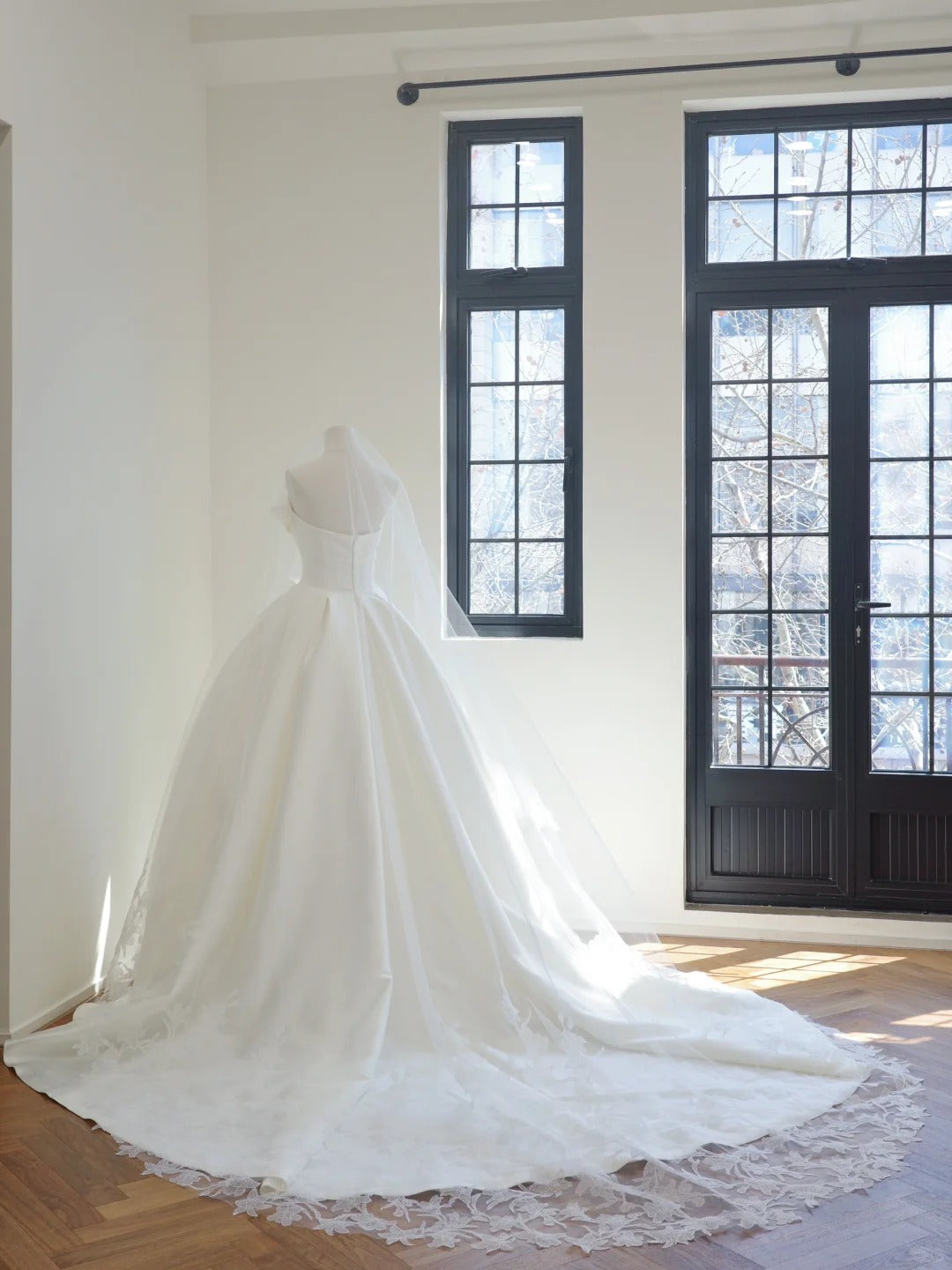 Girlhomeshops - (sans voile) Robe de soirée élégante en satin blanc, longue traîne, robe de mariée gh5062