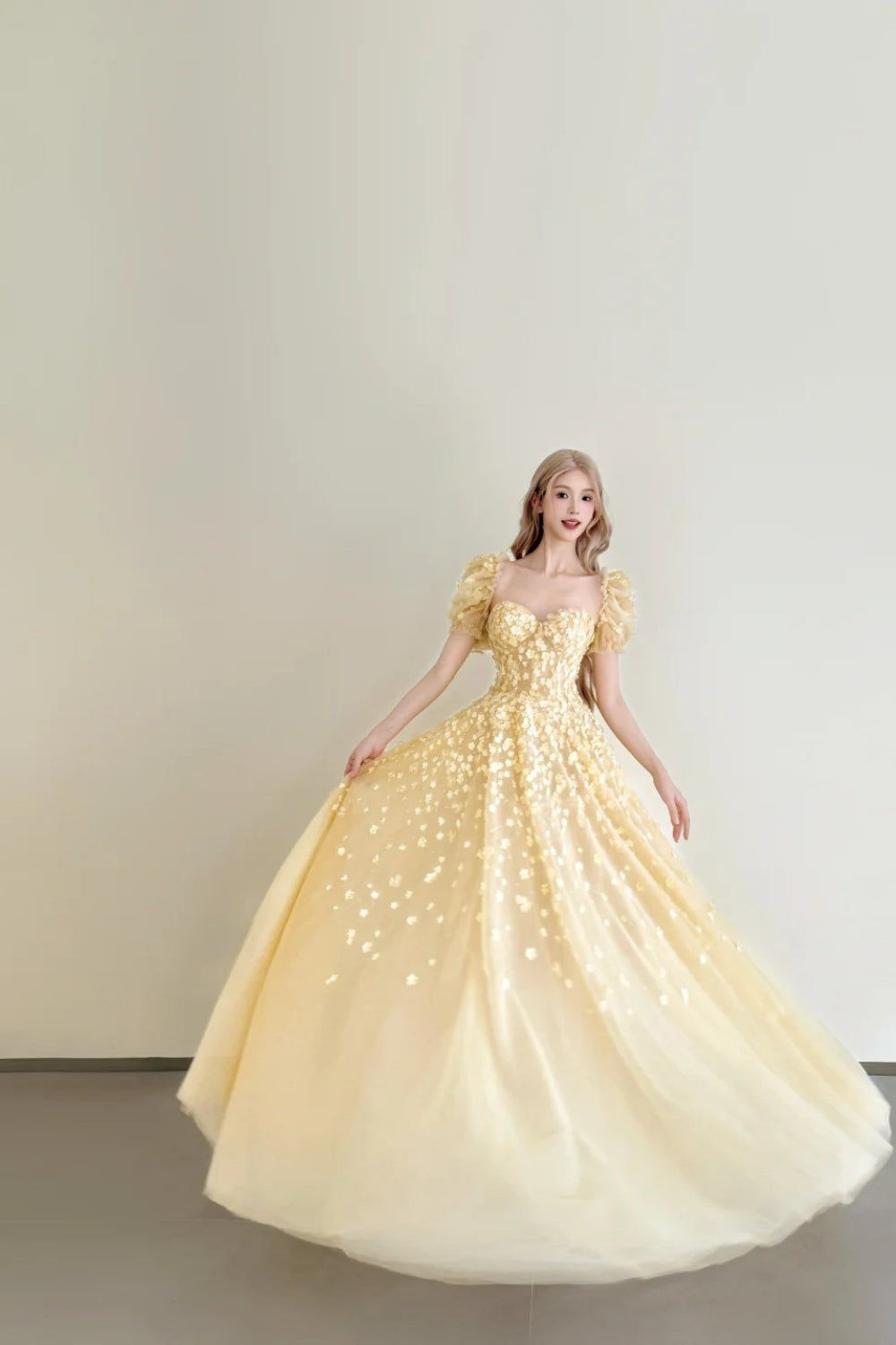 girlhomeshops-Vintage Goose Yellow Puff Sleeve Sequin Swing Court Style Evening Gown gh6028