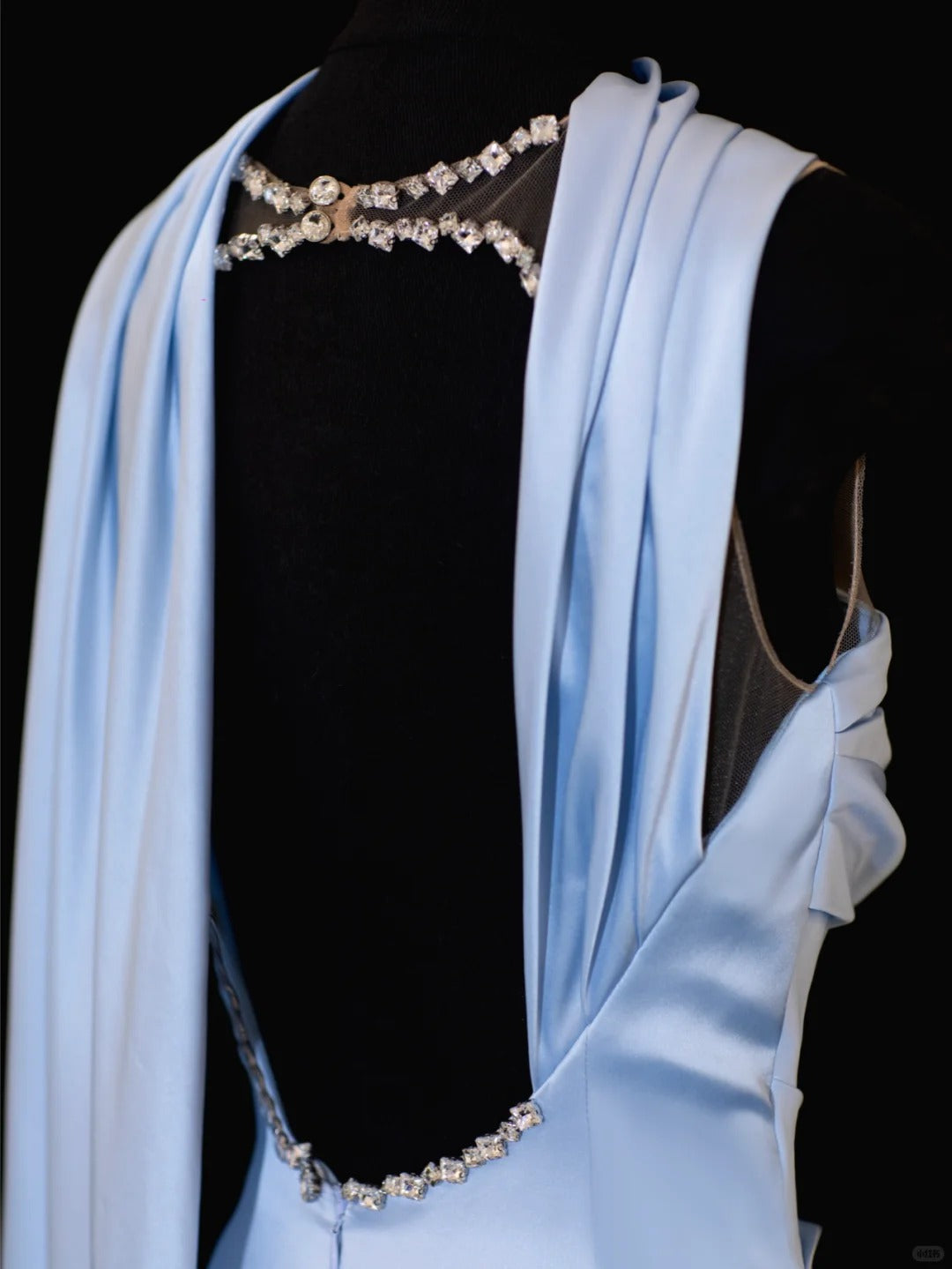 Girlhomeshops-Blau exquisite Perlen Mode lange Satin Ballkleid Abendkleid Partykleid gh5379