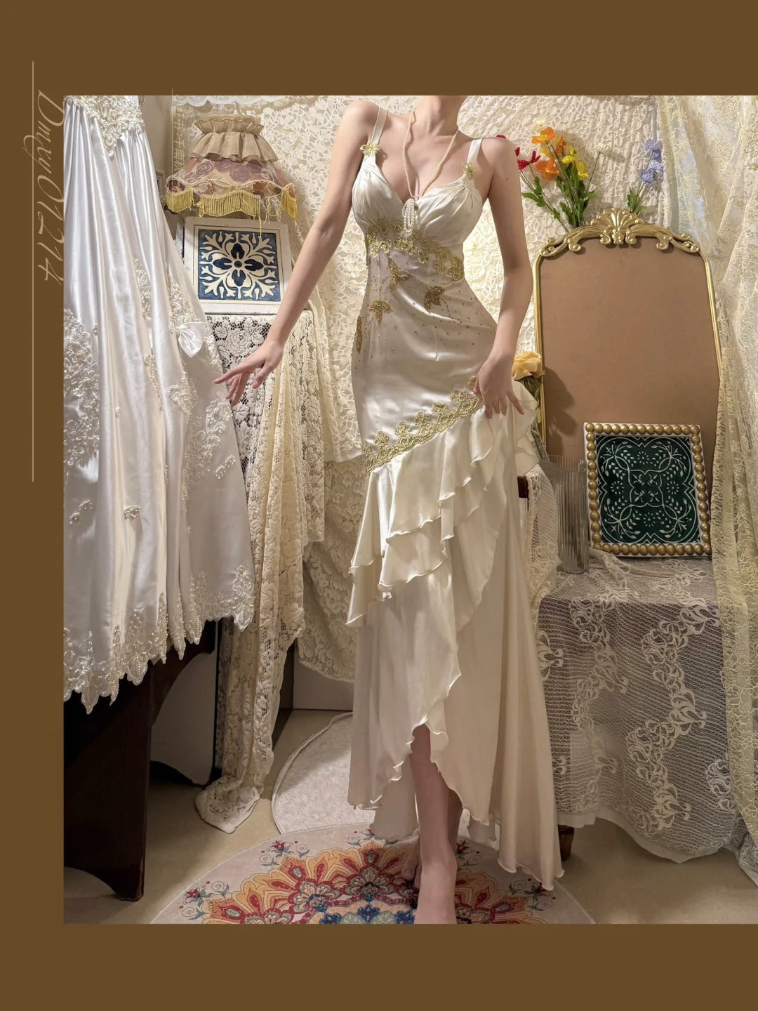 Robe de soirée longue en satin ivoire, élégante, avec perles dorées, coupe sirène, à volants, coupe ajustée, gh4252