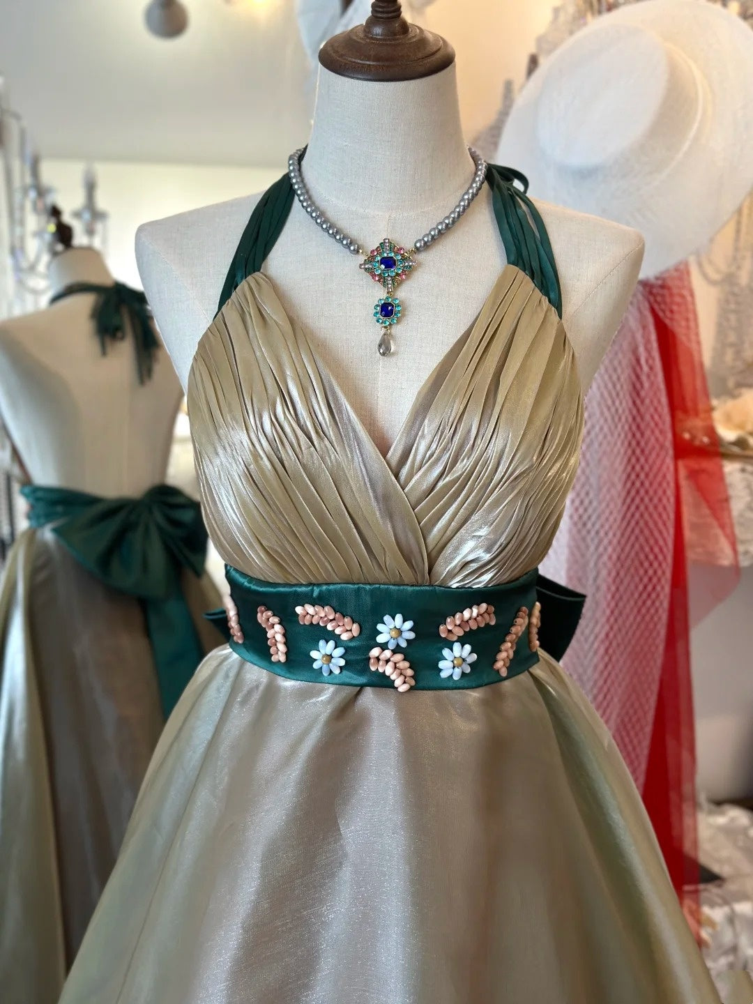 Retro Luxury-style Halter Dress: Waist-cinched Flared Dress, Satin Fabric, Party Date Dress gh6580