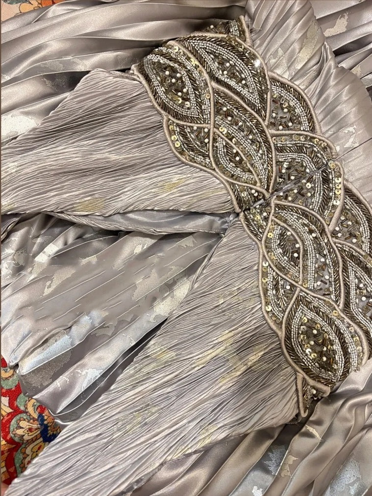 Robe de soirée longue en satin gris brillant, élégante, col en V, avec perles, gh4504