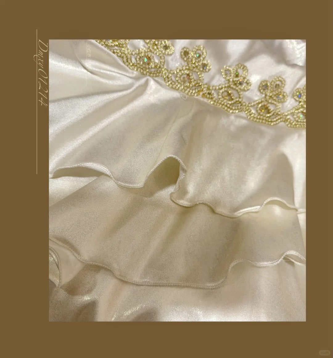 Robe de soirée longue en satin ivoire, élégante, avec perles dorées, coupe sirène, à volants, coupe ajustée, gh4252