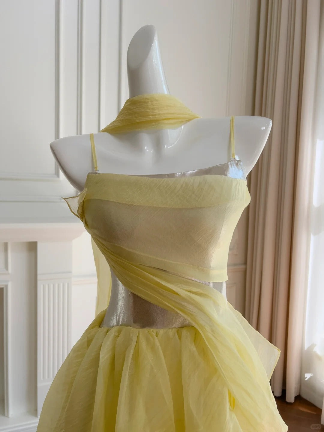 Robe de soirée longue fluide en mousseline de soie, style futuriste, jaune argenté, gh4404