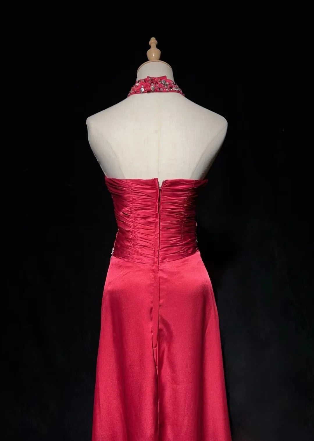 girlhomeshops - Robe de bal longue en satin rose délicat ornée de perles gh6241