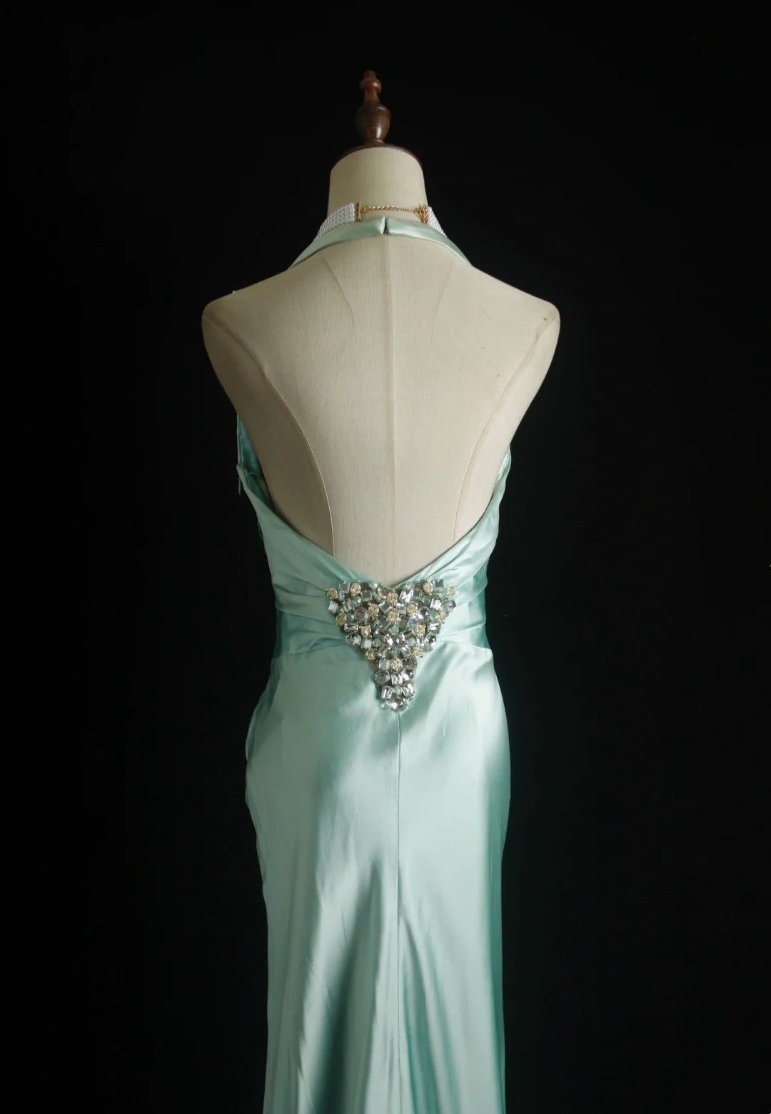 girlhomeshops-Mint Green Satin Halter Sleeveless Floor-Length Beaded Mermaid Evening Gown gh6307