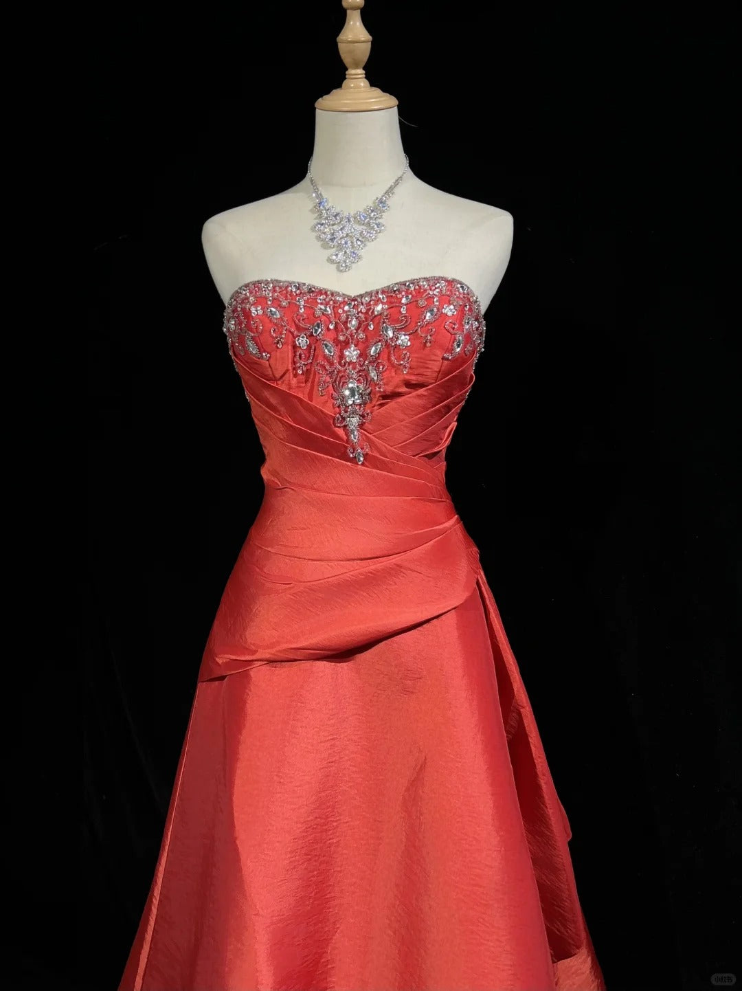 Red Gorgeous Vintage Shiny Elegant Delicate Rhinestone Beaded Satin Floor Length Fairy Ball Gown Evening Gown Party Gown Prom Gown Red Waltz gh3854