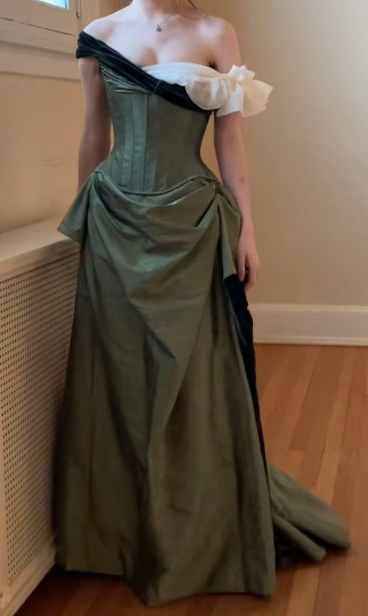 Robe longue de soirée asymétrique vert olive rétro : taille baleinée, finitions color-block, style palais gh6598